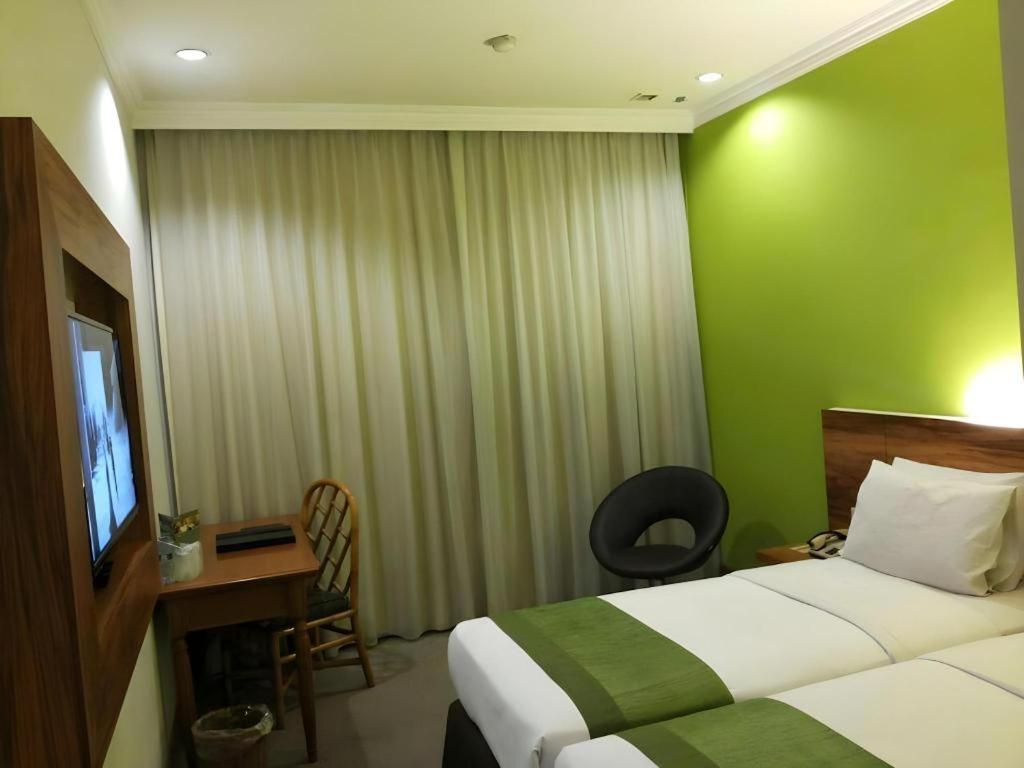 Grand Cemara